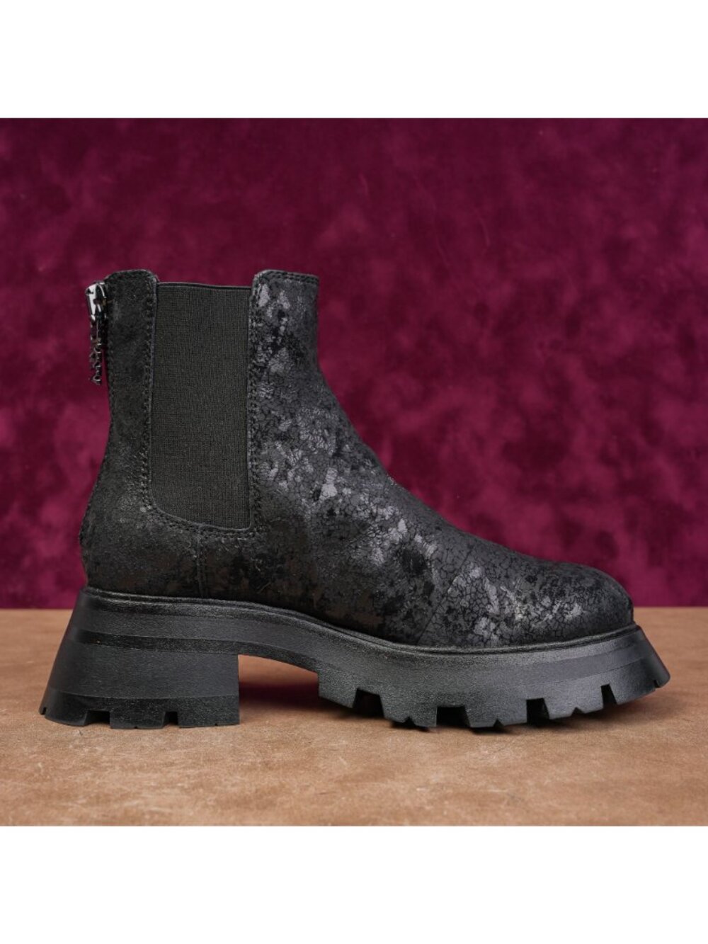 DKNY Women Sasha Chunky Black Leather Festival Party Lug Boots 7US EUR 37 - Picture 10 of 10